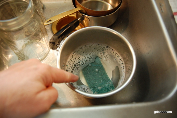 How to Save Water By Hand Washing Dishes Like This - Organic Authority