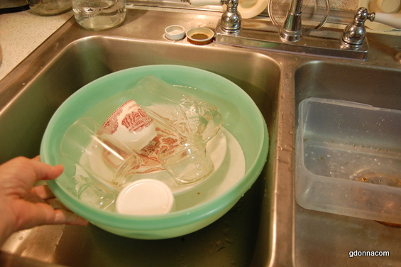 How to Save Water By Hand Washing Dishes Like This - Organic Authority